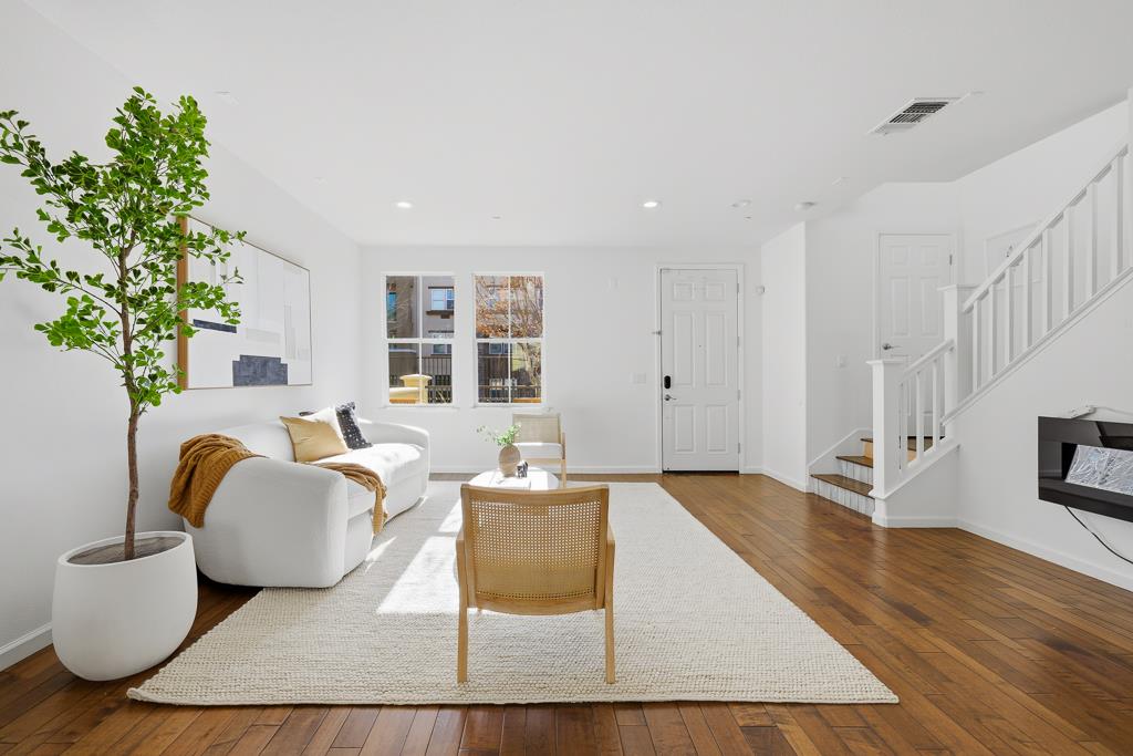 Detail Gallery Image 7 of 64 For 272 Fountain Grass Ter, Fremont,  CA 94539 - 4 Beds | 2/1 Baths