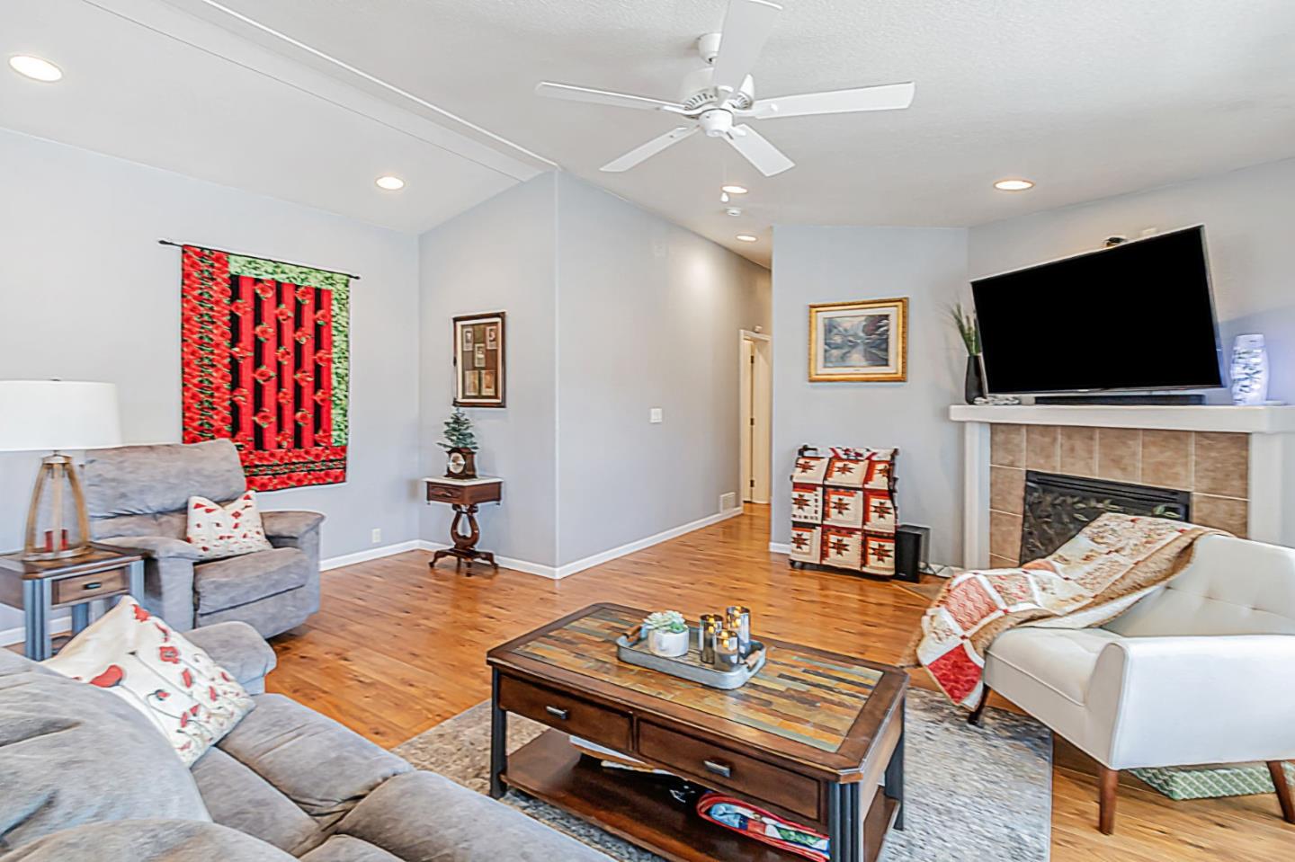 Detail Gallery Image 10 of 40 For 854 Villa Teresa Way #854,  San Jose,  CA 95123 - 3 Beds | 2 Baths