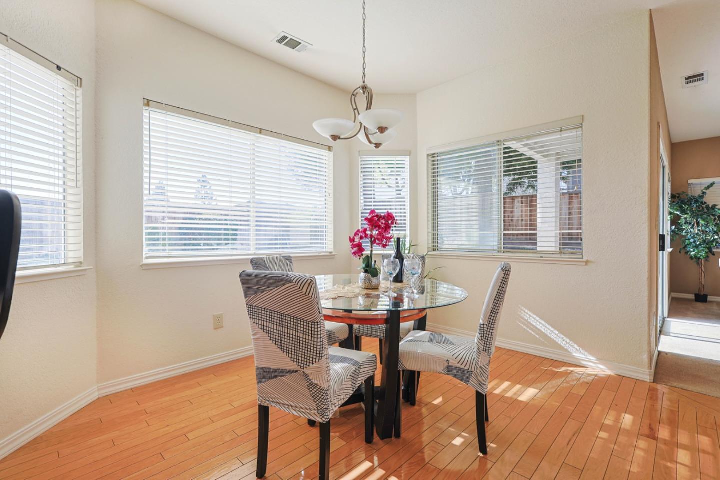 Detail Gallery Image 11 of 39 For 424 Coventry Pl, Danville,  CA 94506 - 5 Beds | 3 Baths