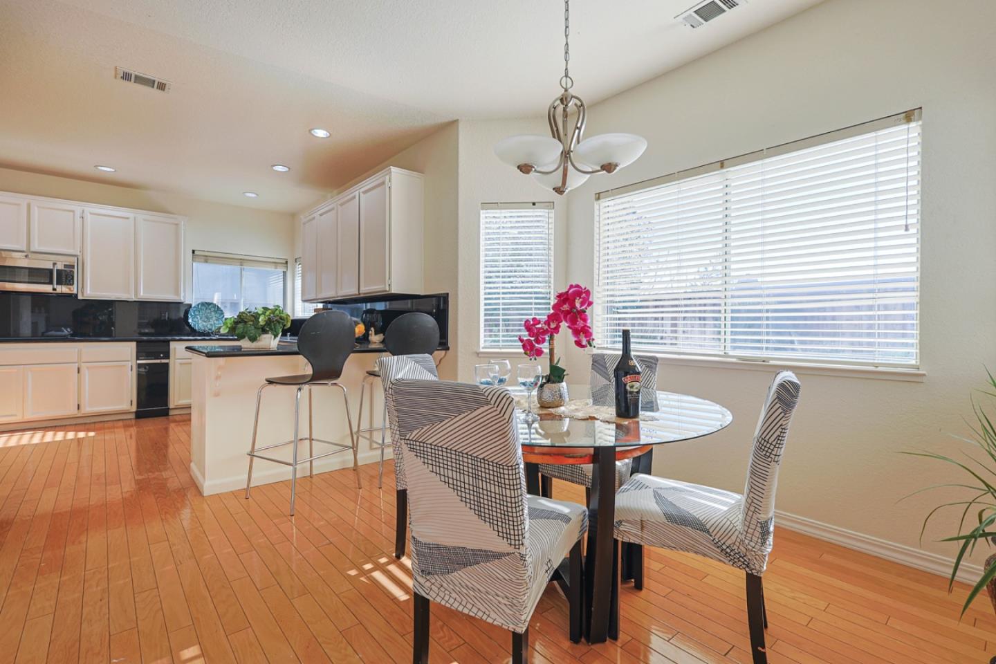 Detail Gallery Image 12 of 39 For 424 Coventry Pl, Danville,  CA 94506 - 5 Beds | 3 Baths