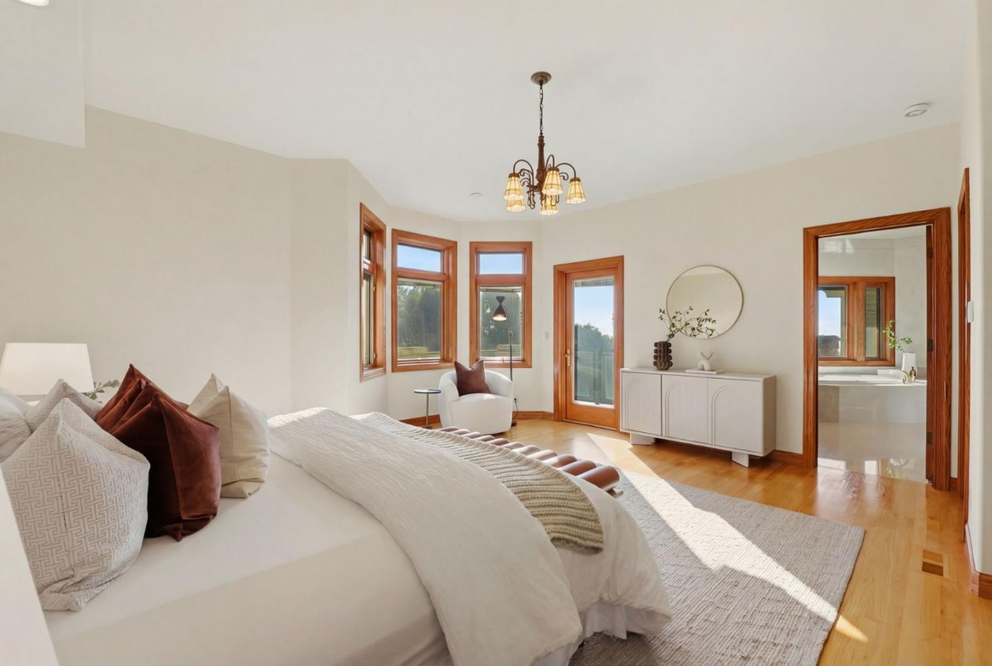 Detail Gallery Image 18 of 53 For 6357 Fairlane Dr, Oakland,  CA 94611 - 5 Beds | 4/1 Baths