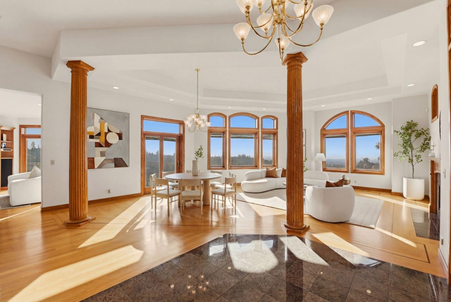 Detail Gallery Image 2 of 53 For 6357 Fairlane Dr, Oakland,  CA 94611 - 5 Beds | 4/1 Baths