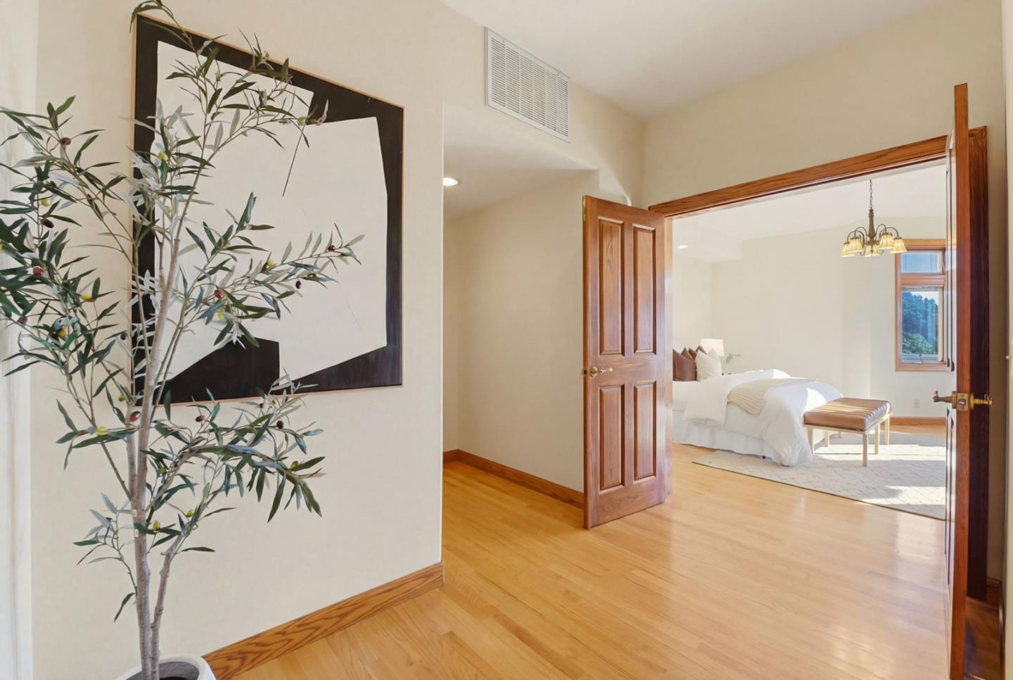 Detail Gallery Image 21 of 53 For 6357 Fairlane Dr, Oakland,  CA 94611 - 5 Beds | 4/1 Baths