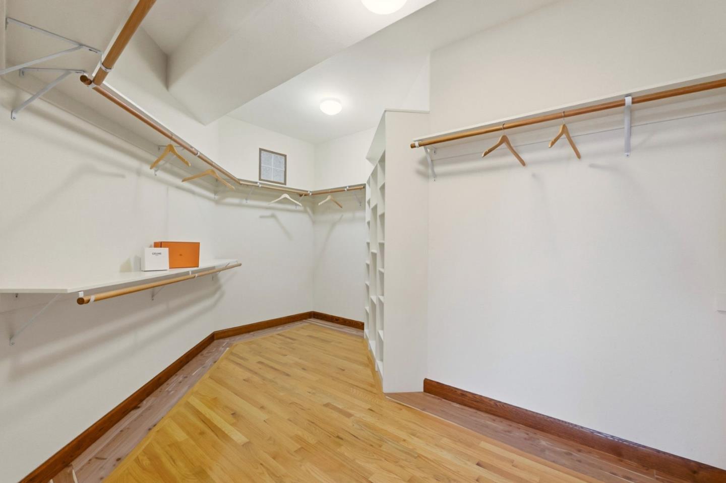 Detail Gallery Image 22 of 53 For 6357 Fairlane Dr, Oakland,  CA 94611 - 5 Beds | 4/1 Baths