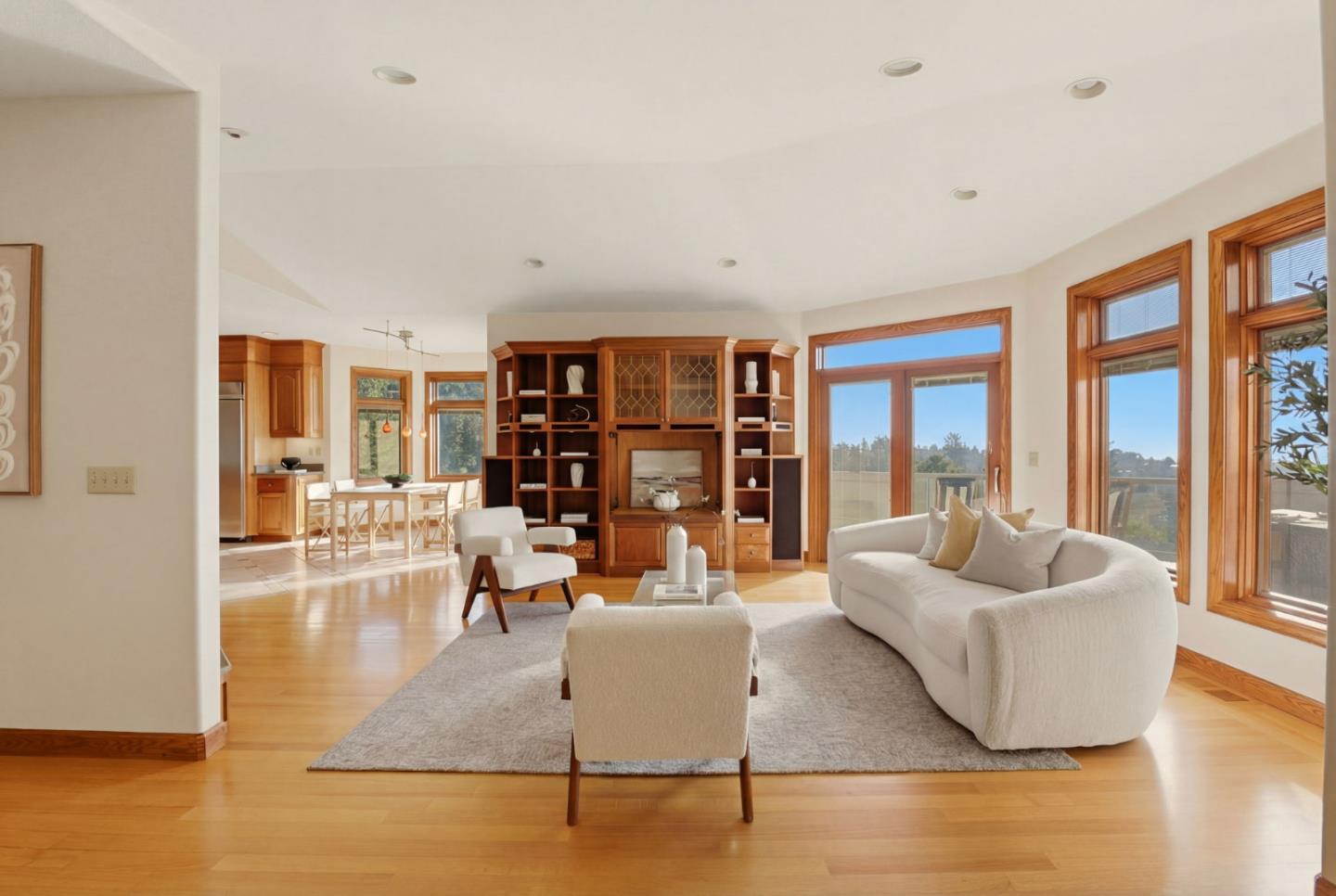 Detail Gallery Image 3 of 53 For 6357 Fairlane Dr, Oakland,  CA 94611 - 5 Beds | 4/1 Baths