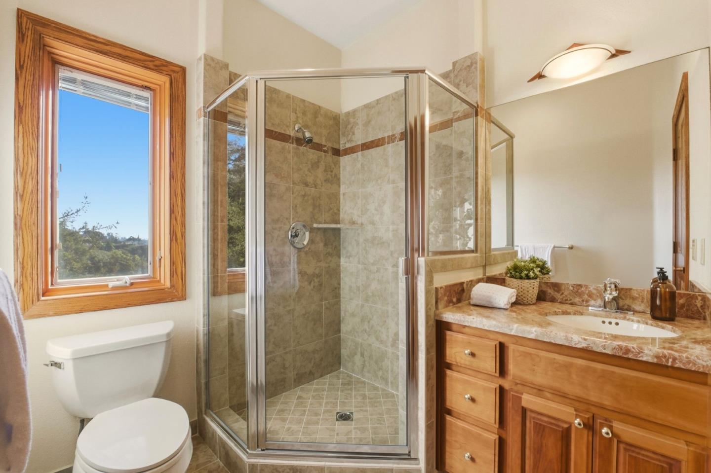 Detail Gallery Image 37 of 53 For 6357 Fairlane Dr, Oakland,  CA 94611 - 5 Beds | 4/1 Baths