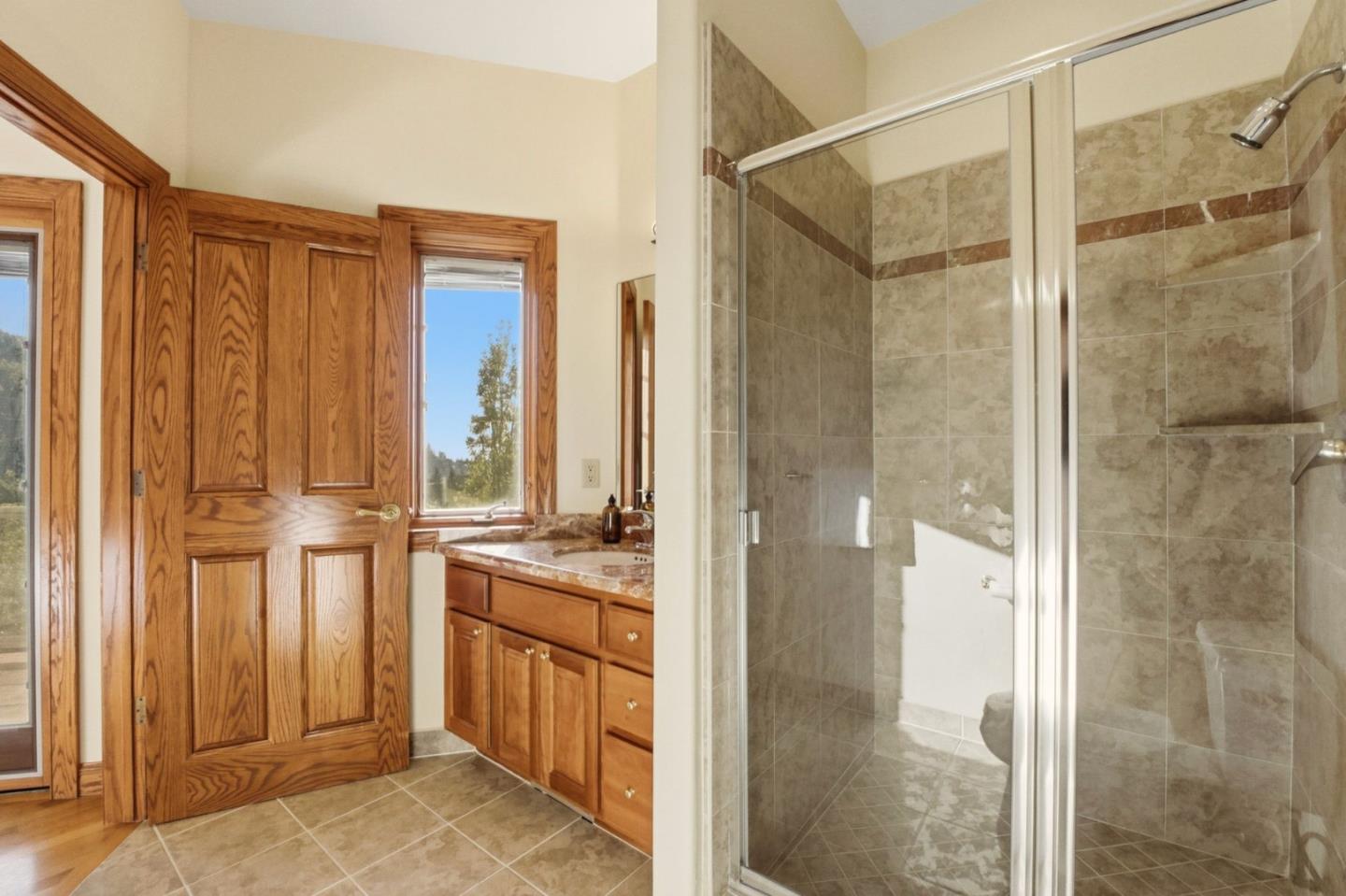 Detail Gallery Image 38 of 53 For 6357 Fairlane Dr, Oakland,  CA 94611 - 5 Beds | 4/1 Baths