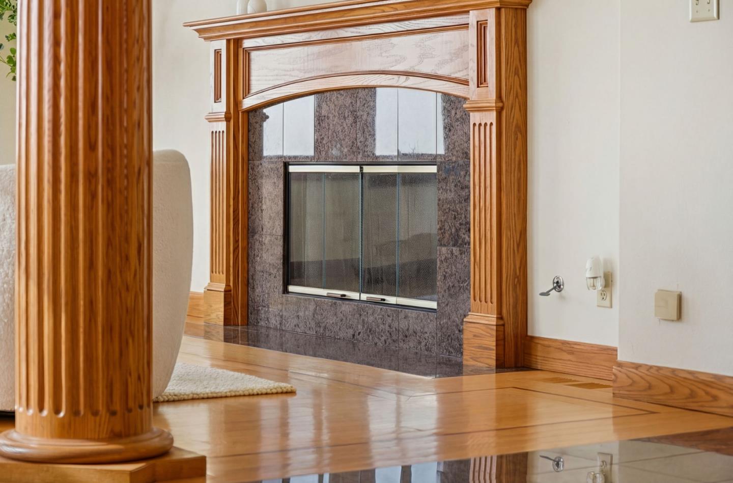 Detail Gallery Image 4 of 53 For 6357 Fairlane Dr, Oakland,  CA 94611 - 5 Beds | 4/1 Baths