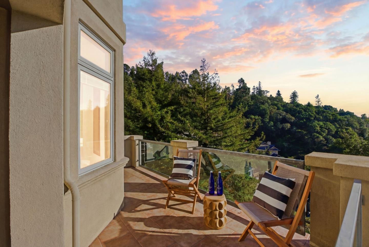 Detail Gallery Image 44 of 53 For 6357 Fairlane Dr, Oakland,  CA 94611 - 5 Beds | 4/1 Baths