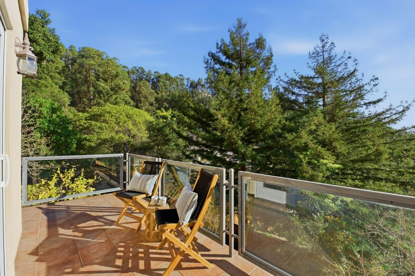 Detail Gallery Image 59 of 85 For 6357 Fairlane Dr, Oakland,  CA 94611 - 5 Beds | 4/1 Baths