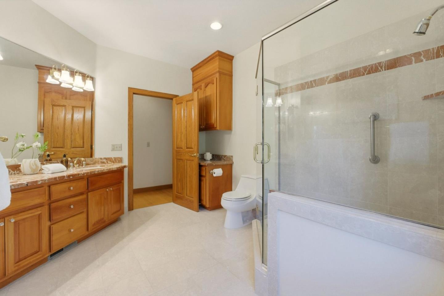 Detail Gallery Image 71 of 85 For 6357 Fairlane Dr, Oakland,  CA 94611 - 5 Beds | 4/1 Baths