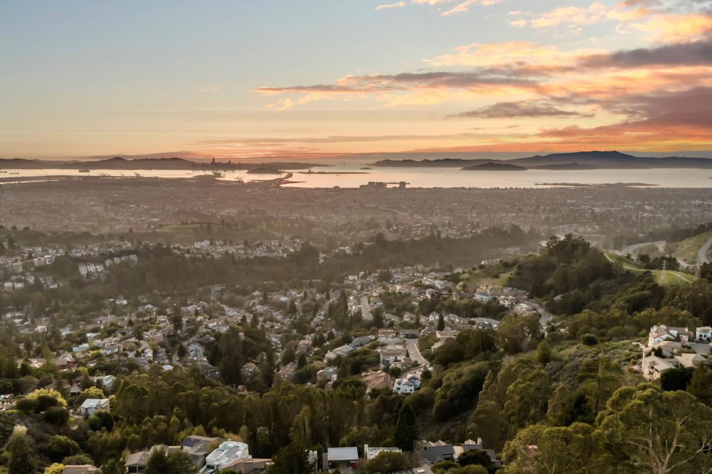 Detail Gallery Image 82 of 85 For 6357 Fairlane Dr, Oakland,  CA 94611 - 5 Beds | 4/1 Baths