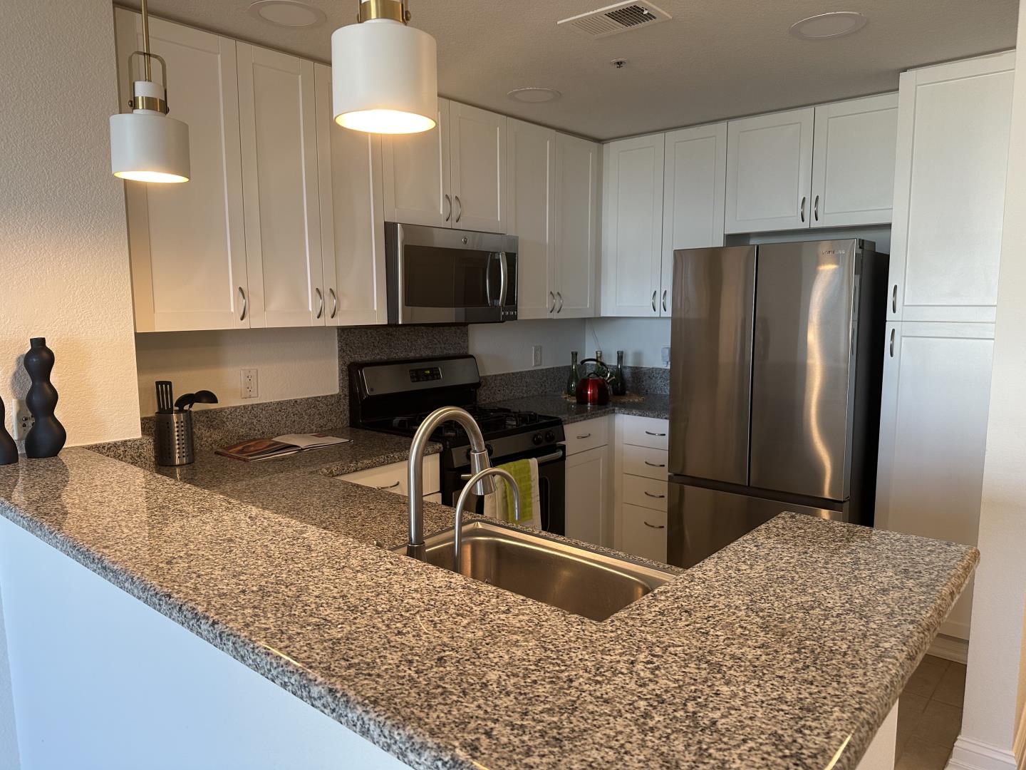 Detail Gallery Image 3 of 10 For 20488 Stevens Creek Blvd #1607,  Cupertino,  CA 95014 - 2 Beds | 2 Baths