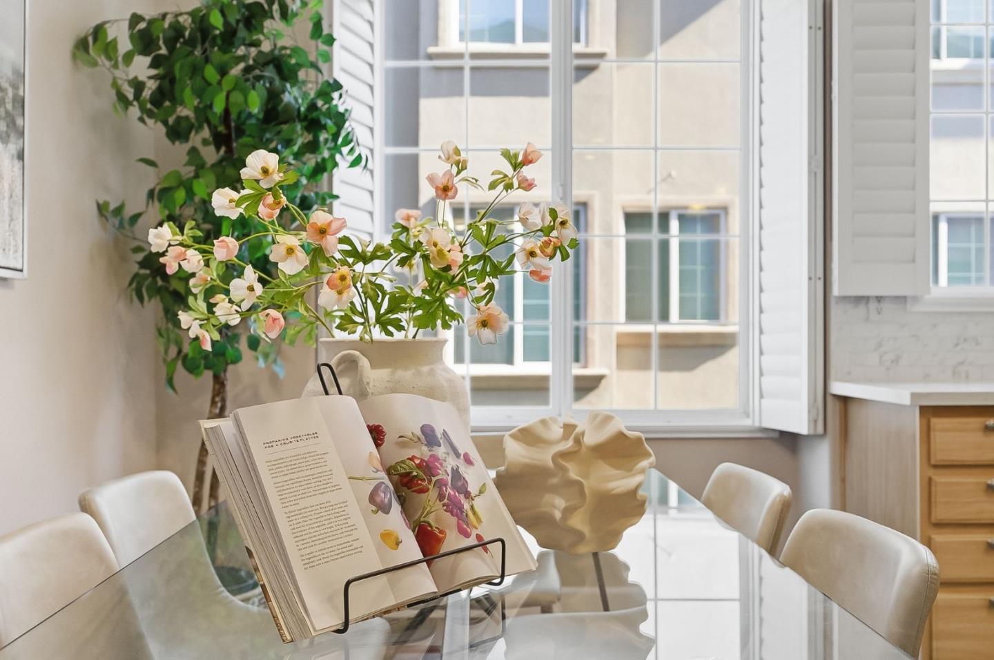 Detail Gallery Image 12 of 23 For 727 Northrup St, San Jose,  CA 95126 - 2 Beds | 2 Baths