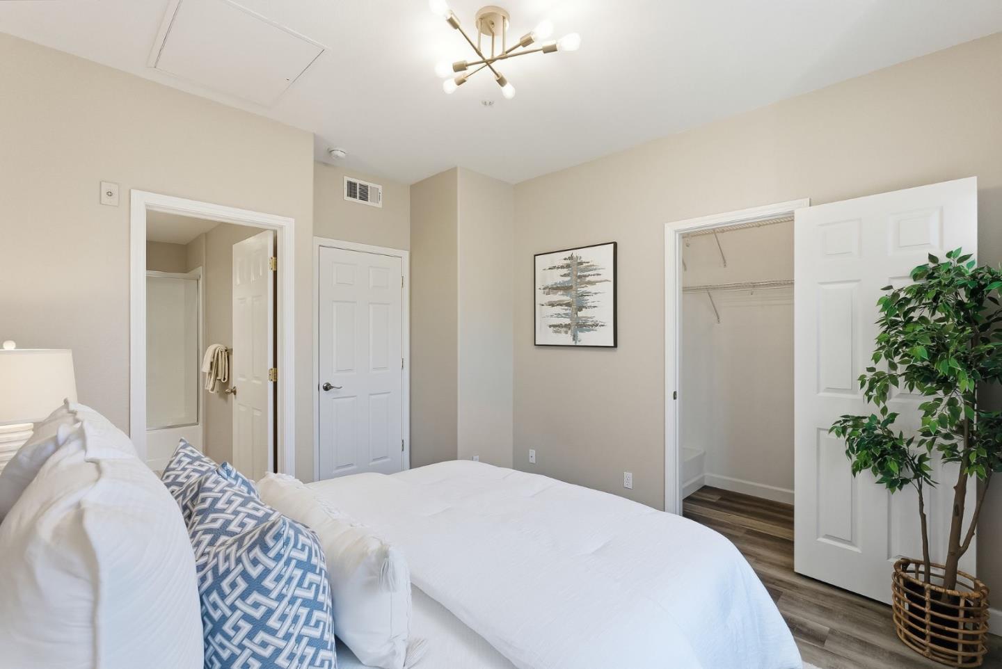 Detail Gallery Image 15 of 23 For 727 Northrup St, San Jose,  CA 95126 - 2 Beds | 2 Baths
