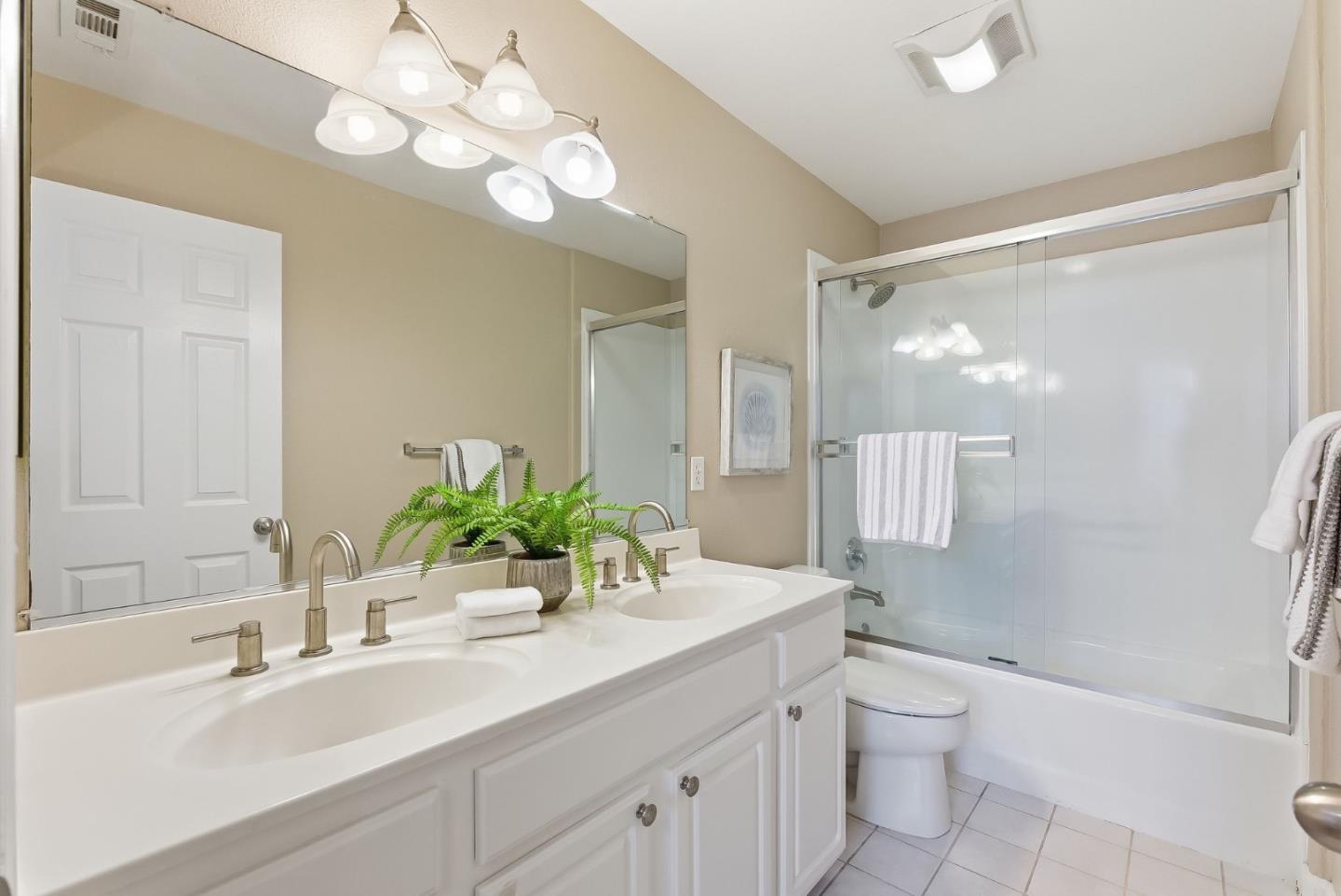 Detail Gallery Image 16 of 23 For 727 Northrup St, San Jose,  CA 95126 - 2 Beds | 2 Baths