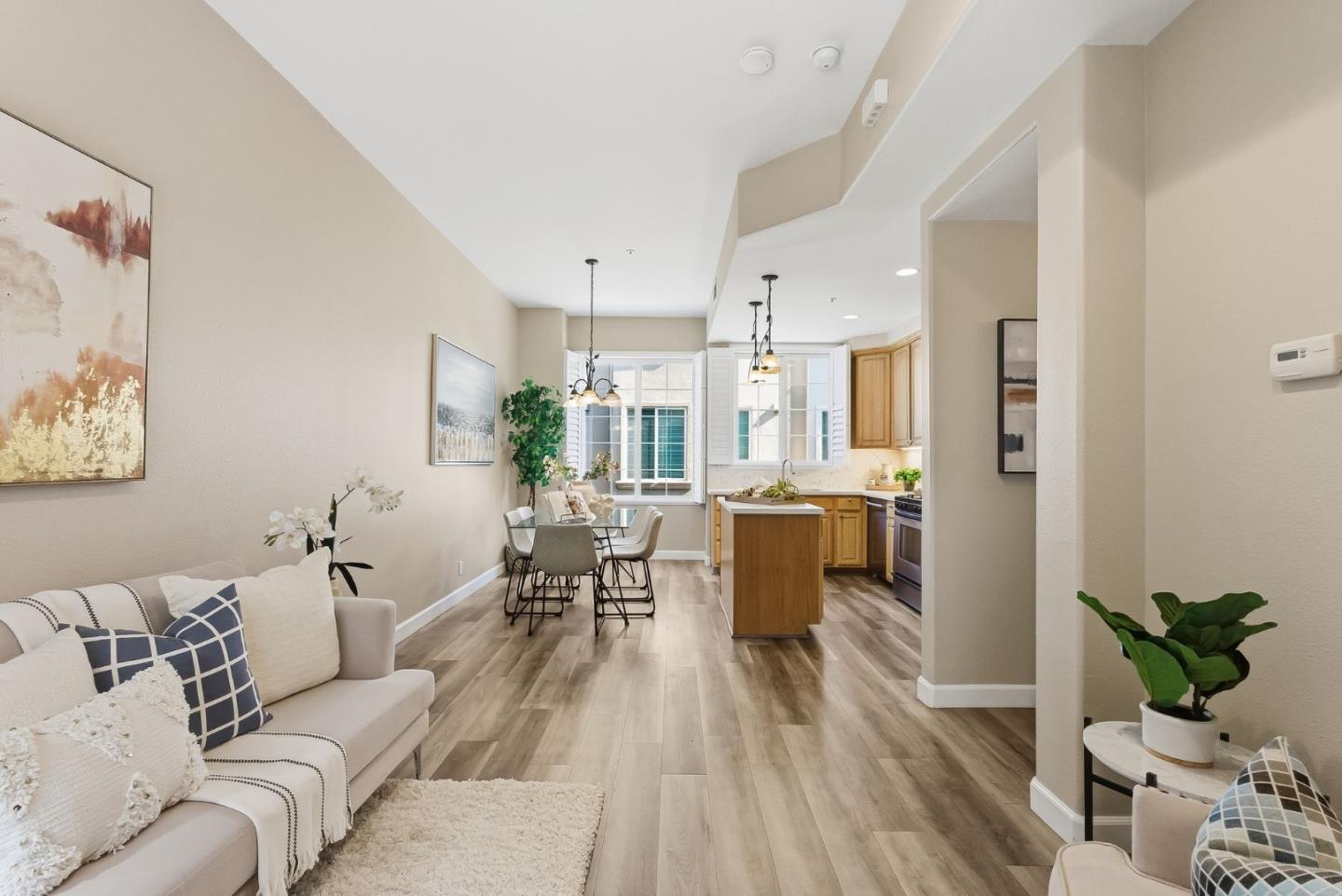 Detail Gallery Image 5 of 23 For 727 Northrup St, San Jose,  CA 95126 - 2 Beds | 2 Baths