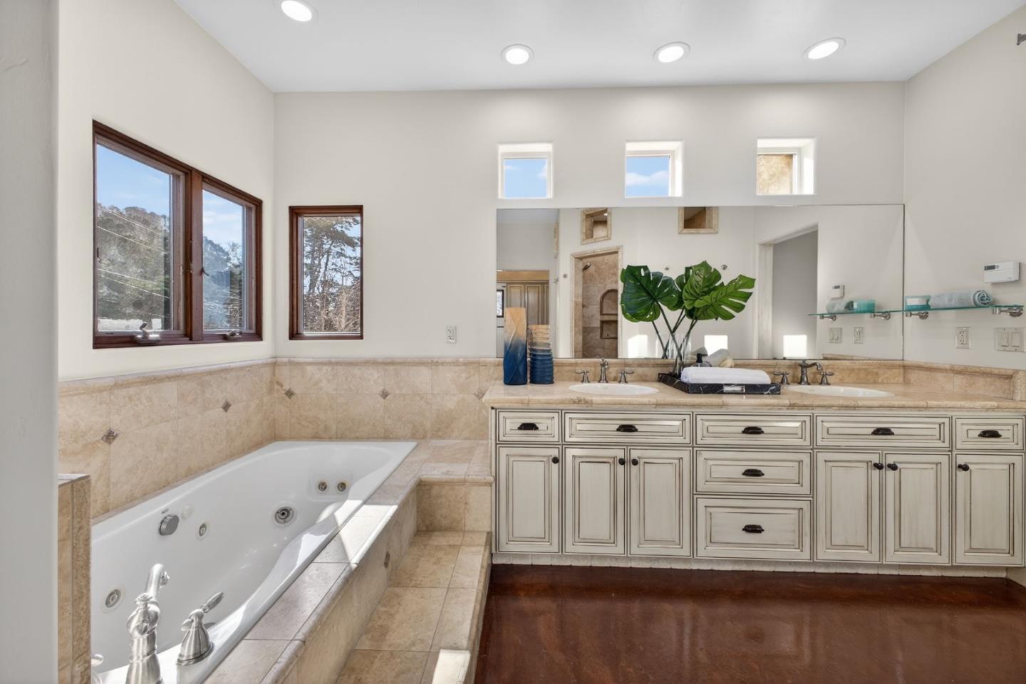 Detail Gallery Image 13 of 35 For 329 Los Altos Dr, Aptos,  CA 95003 - 3 Beds | 2 Baths