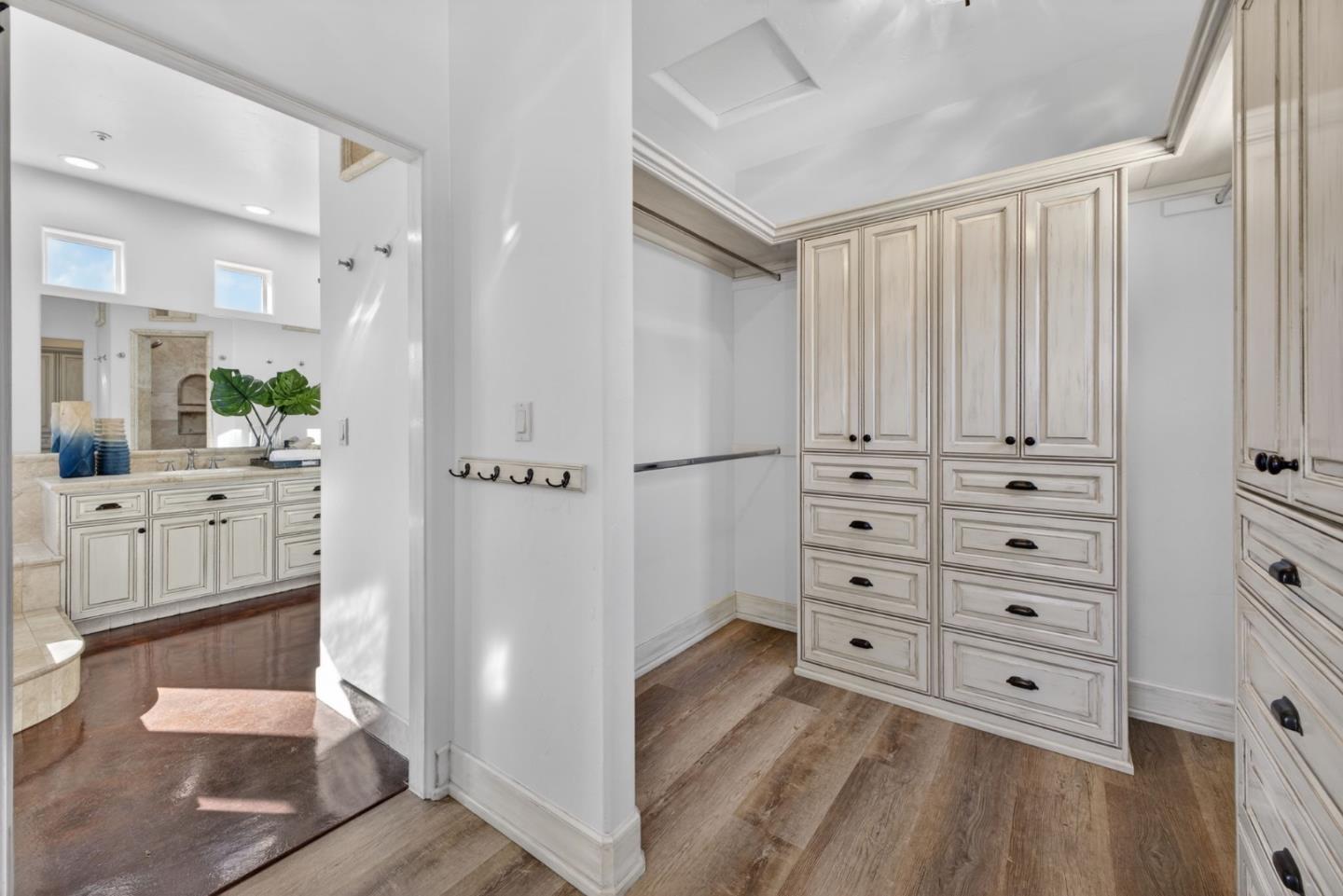 Detail Gallery Image 16 of 35 For 329 Los Altos Dr, Aptos,  CA 95003 - 3 Beds | 2 Baths