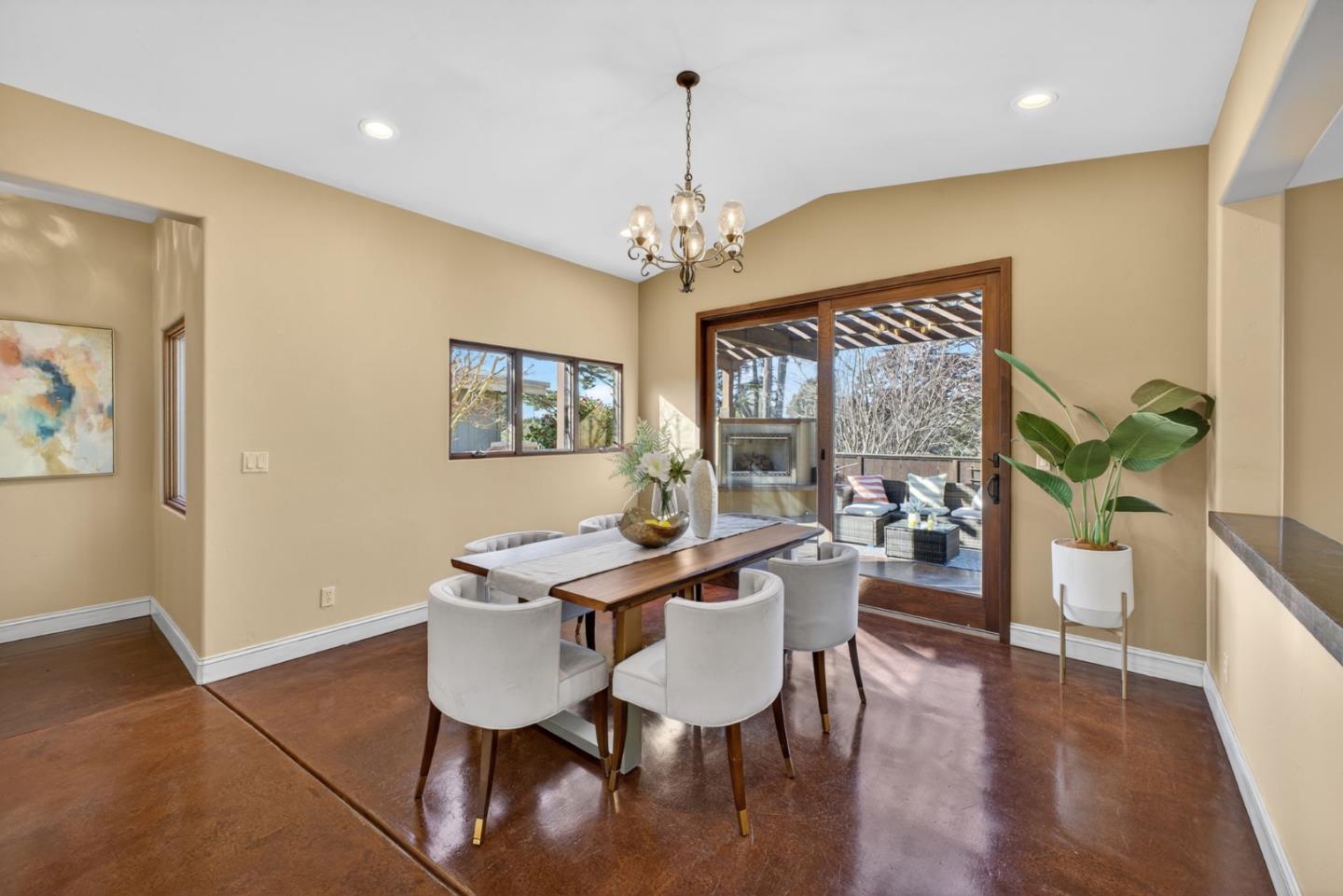 Detail Gallery Image 4 of 35 For 329 Los Altos Dr, Aptos,  CA 95003 - 3 Beds | 2 Baths