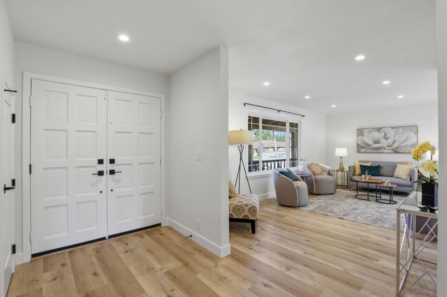 Detail Gallery Image 5 of 45 For 750 W 9th St, Gilroy,  CA 95020 - 4 Beds | 2/1 Baths