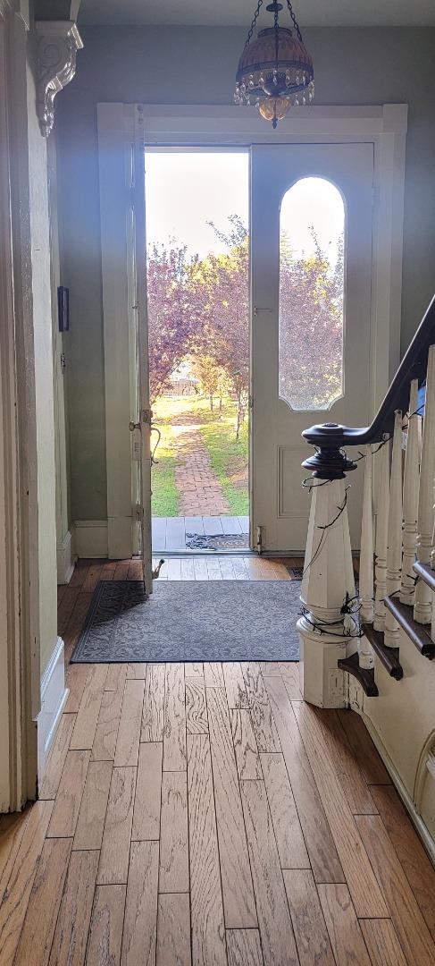 Detail Gallery Image 2 of 12 For 233 Van Ness Ave, Santa Cruz,  CA 95060 - 4 Beds | 3 Baths