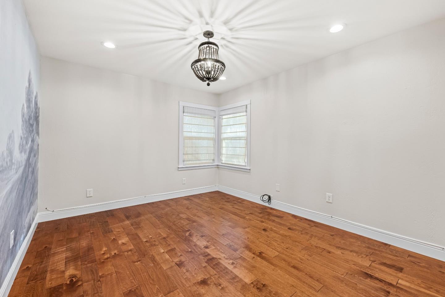 Detail Gallery Image 18 of 26 For 25 W Central Ave, Morgan Hill,  CA 95037 - 3 Beds | 2 Baths