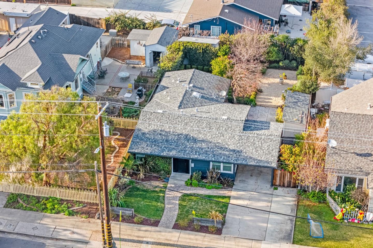 Detail Gallery Image 4 of 26 For 25 W Central Ave, Morgan Hill,  CA 95037 - 3 Beds | 2 Baths