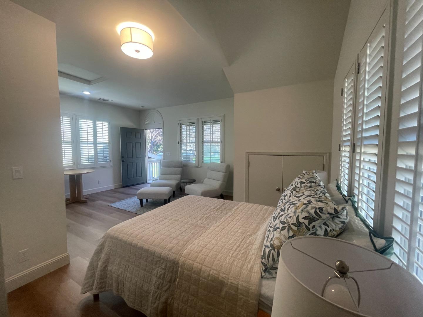 Detail Gallery Image 5 of 10 For 367 Channing Ave Studio Only,  Palo Alto,  CA 94301 - 1 Beds | 1 Baths