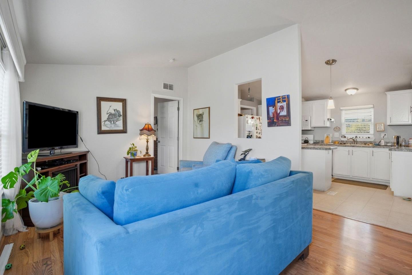 Detail Gallery Image 3 of 26 For 2053 E Bayshore Rd #55,  Redwood City,  CA 94063 - 4 Beds | 2 Baths