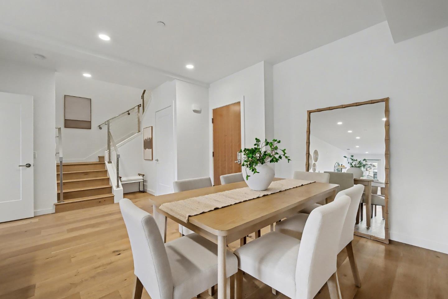 Detail Gallery Image 6 of 19 For 400 El Camino Real #107,  Belmont,  CA 94002 - 3 Beds | 2/1 Baths