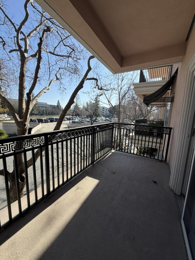 Detail Gallery Image 11 of 19 For 200 Sheridan Ave #104,  Palo Alto,  CA 94306 - 2 Beds | 2 Baths