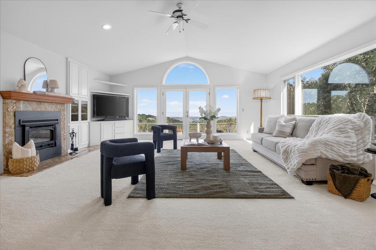 Detail Gallery Image 14 of 75 For 11827 Saddle Rd, Monterey,  CA 93940 - 3 Beds | 2/1 Baths