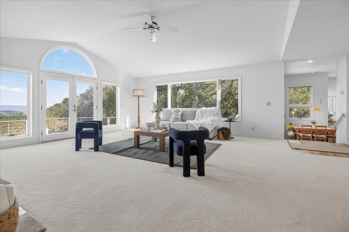 Detail Gallery Image 15 of 75 For 11827 Saddle Rd, Monterey,  CA 93940 - 3 Beds | 2/1 Baths