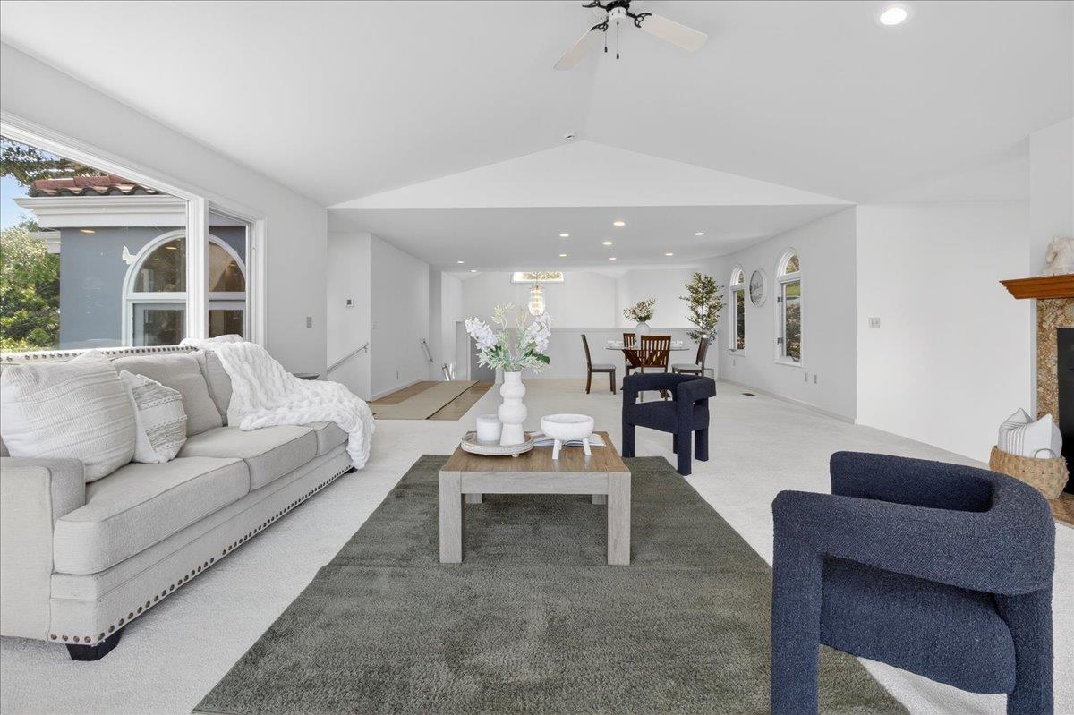 Detail Gallery Image 18 of 75 For 11827 Saddle Rd, Monterey,  CA 93940 - 3 Beds | 2/1 Baths