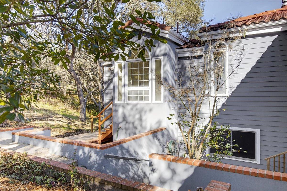 Detail Gallery Image 4 of 75 For 11827 Saddle Rd, Monterey,  CA 93940 - 3 Beds | 2/1 Baths