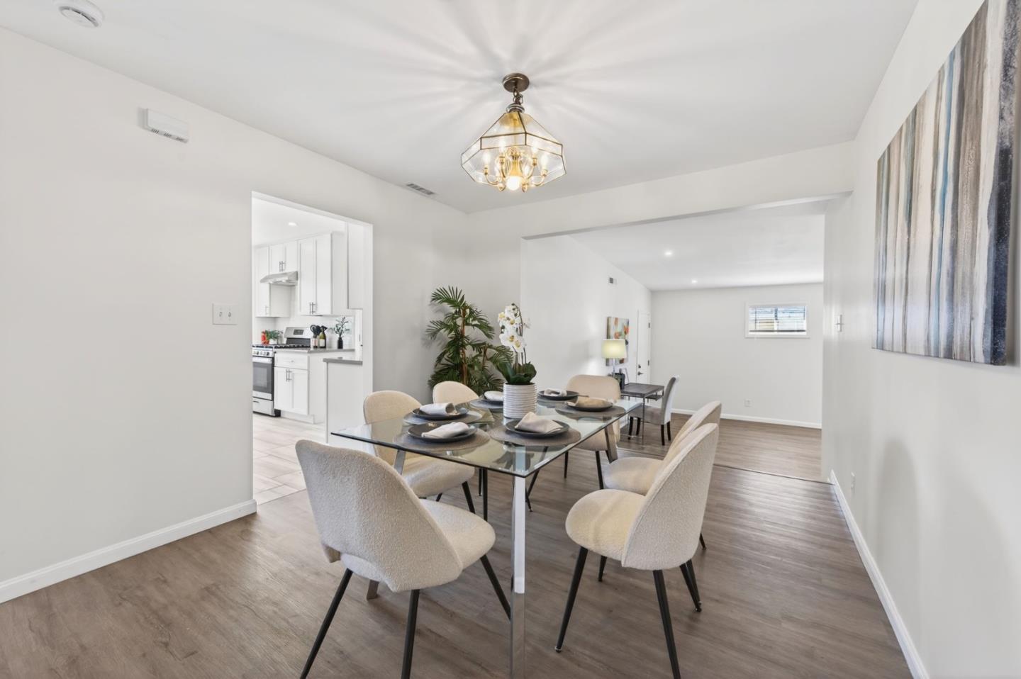 Detail Gallery Image 10 of 45 For 1131 Bishop Ave, Hayward,  CA 94544 - 3 Beds | 2 Baths