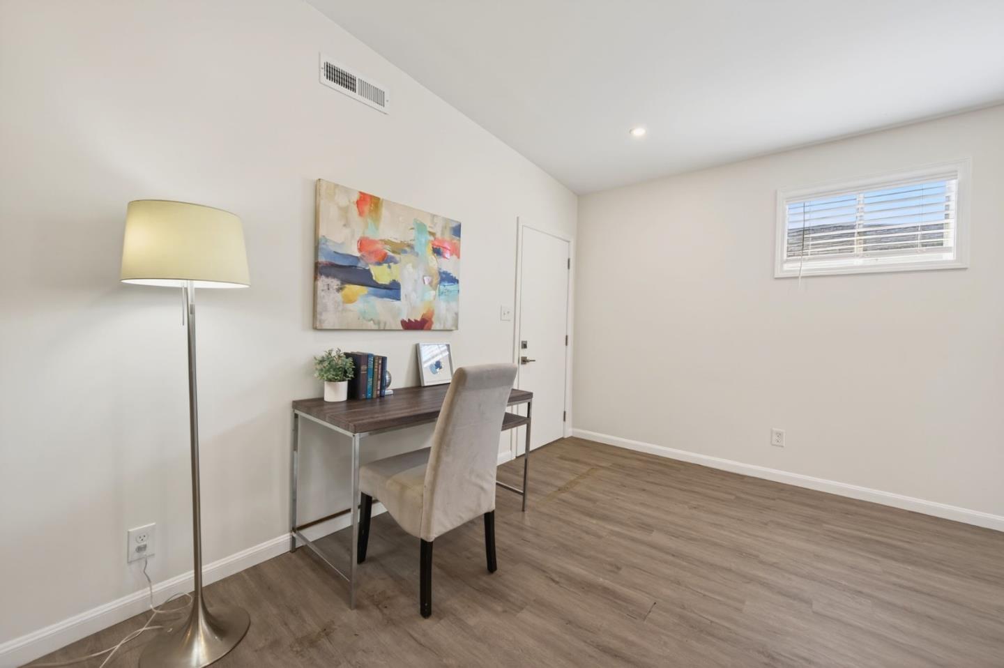 Detail Gallery Image 13 of 45 For 1131 Bishop Ave, Hayward,  CA 94544 - 3 Beds | 2 Baths