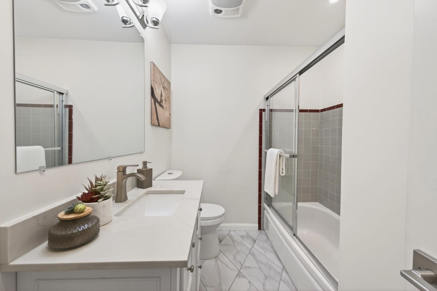 Detail Gallery Image 24 of 45 For 1131 Bishop Ave, Hayward,  CA 94544 - 3 Beds | 2 Baths