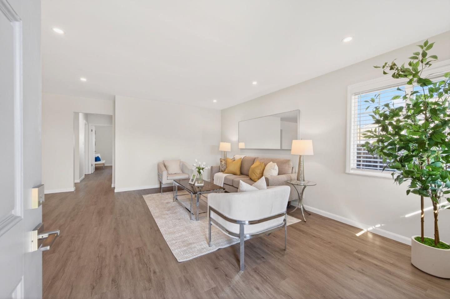 Detail Gallery Image 5 of 45 For 1131 Bishop Ave, Hayward,  CA 94544 - 3 Beds | 2 Baths