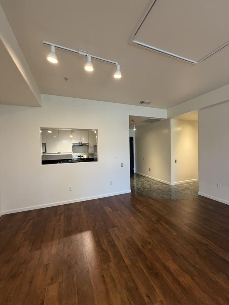 Detail Gallery Image 3 of 23 For 200 Sheridan Ave #208,  Palo Alto,  CA 94306 - 2 Beds | 2 Baths