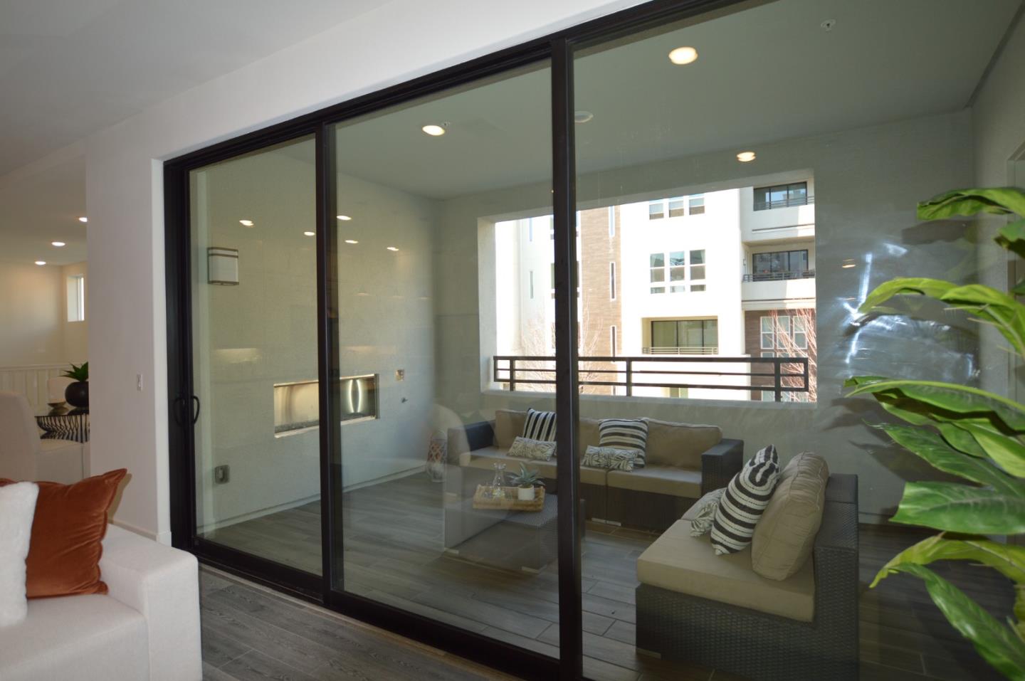 Detail Gallery Image 12 of 29 For 1918 Kilowatt Way #102,  Fremont,  CA 94539 - 4 Beds | 3/1 Baths