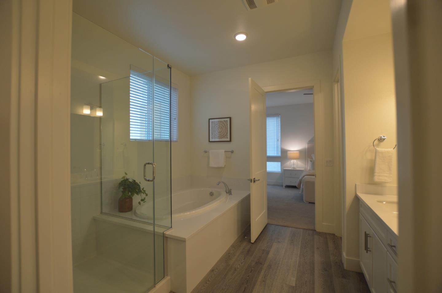 Detail Gallery Image 22 of 29 For 1918 Kilowatt Way #102,  Fremont,  CA 94539 - 4 Beds | 3/1 Baths