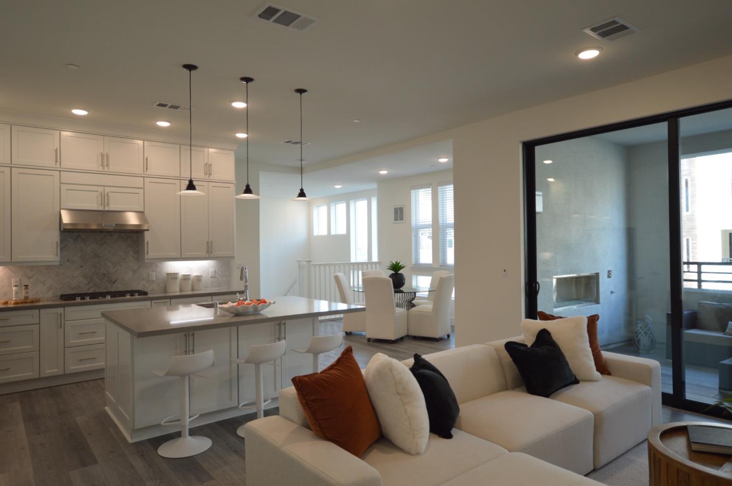 Detail Gallery Image 8 of 29 For 1918 Kilowatt Way #102,  Fremont,  CA 94539 - 4 Beds | 3/1 Baths