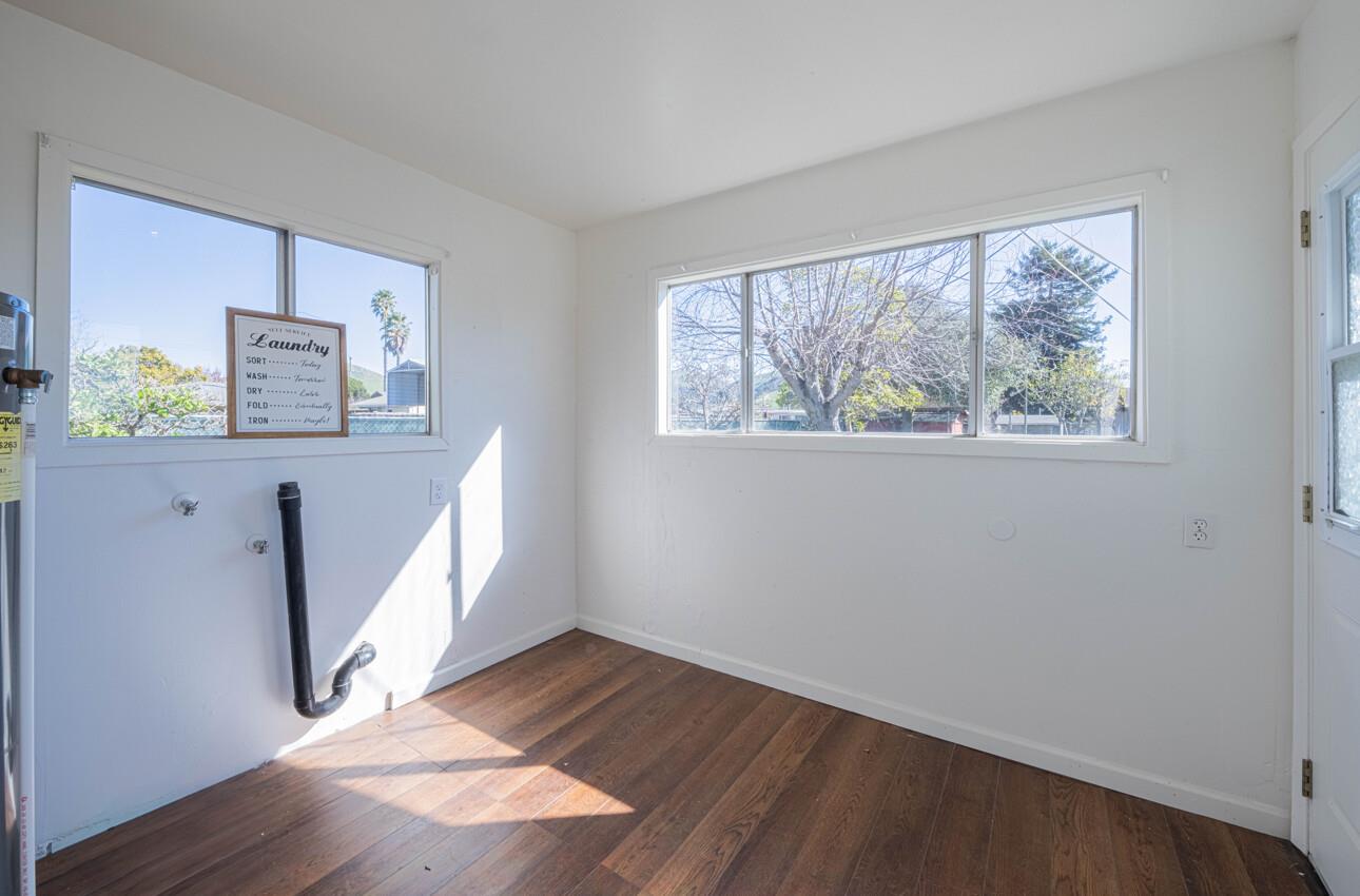 Detail Gallery Image 13 of 58 For 757 Middlefield Rd, Salinas,  CA 93906 - 7 Beds | 3/1 Baths