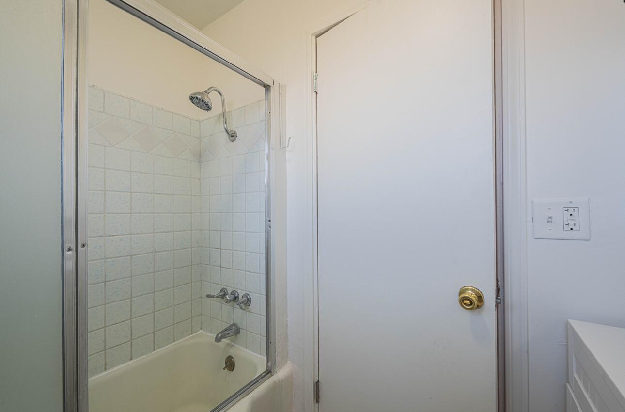 Detail Gallery Image 20 of 58 For 757 Middlefield Rd, Salinas,  CA 93906 - 7 Beds | 3/1 Baths
