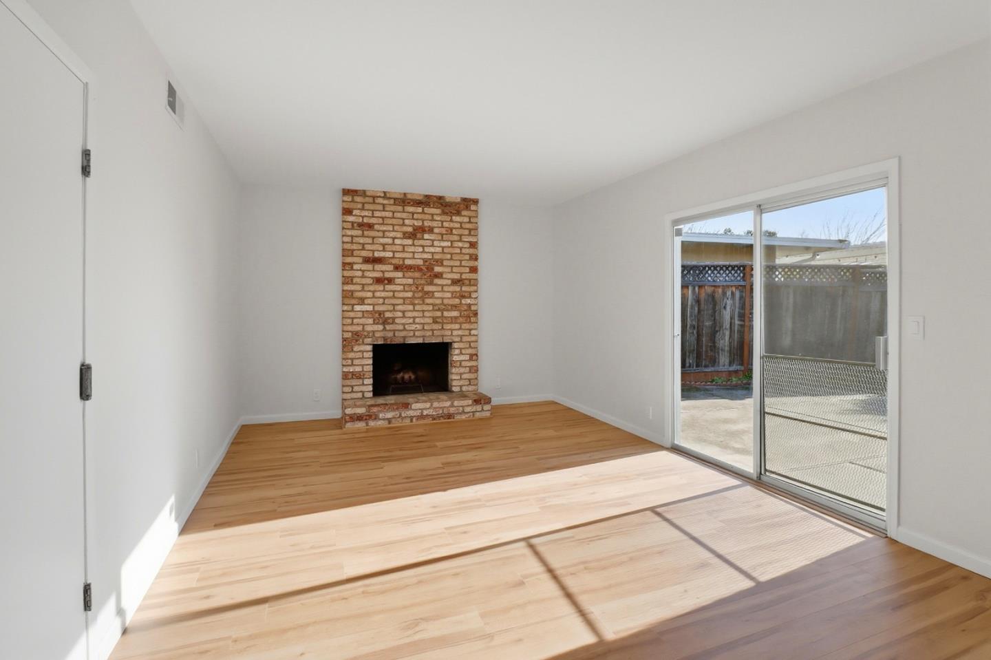 Detail Gallery Image 10 of 49 For 2657 Bon Bon Dr, San Jose,  CA 95148 - 3 Beds | 2 Baths