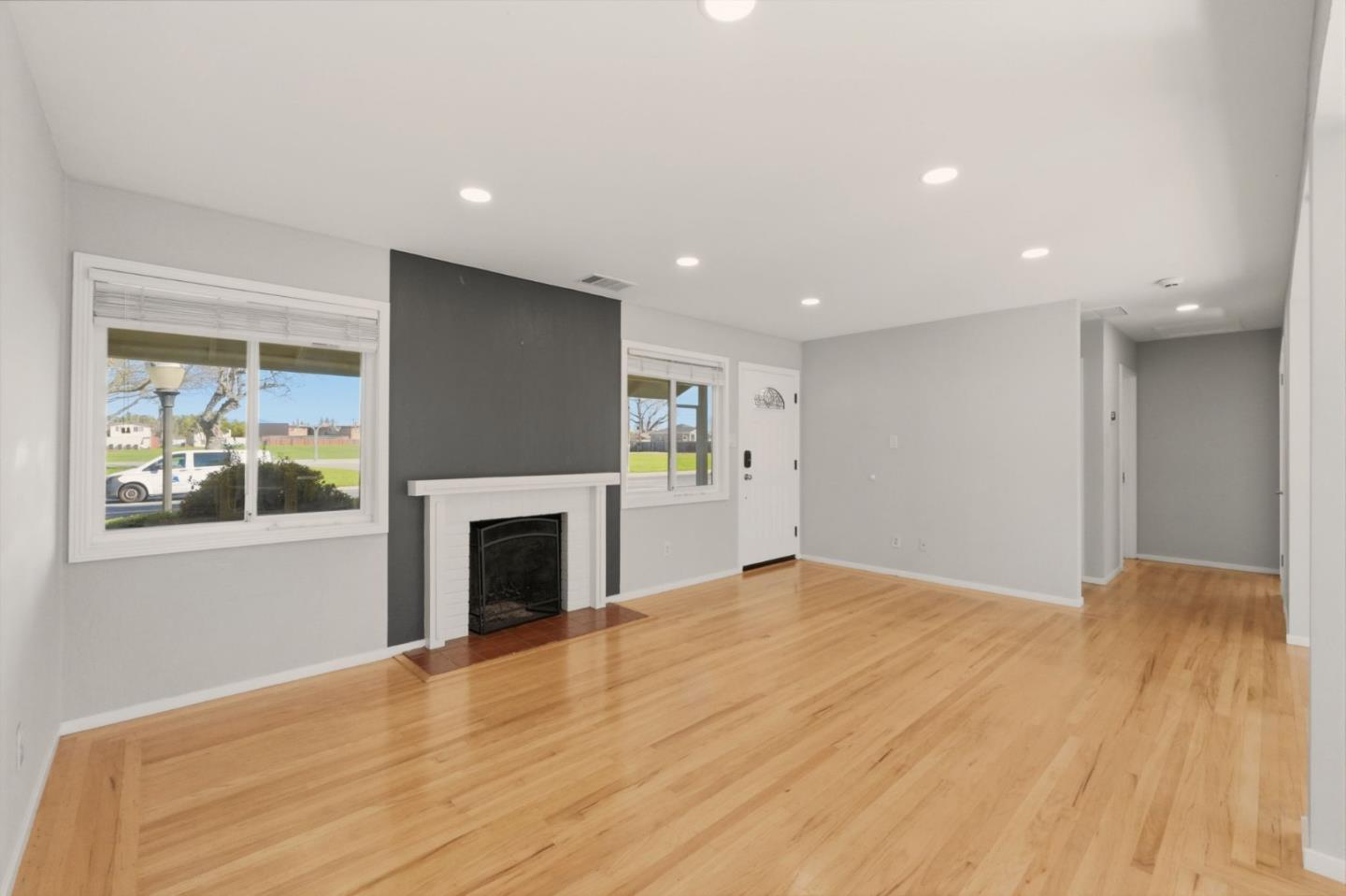 Detail Gallery Image 4 of 53 For 1846 Los Padres Blvd, Santa Clara,  CA 95050 - 4 Beds | 2 Baths