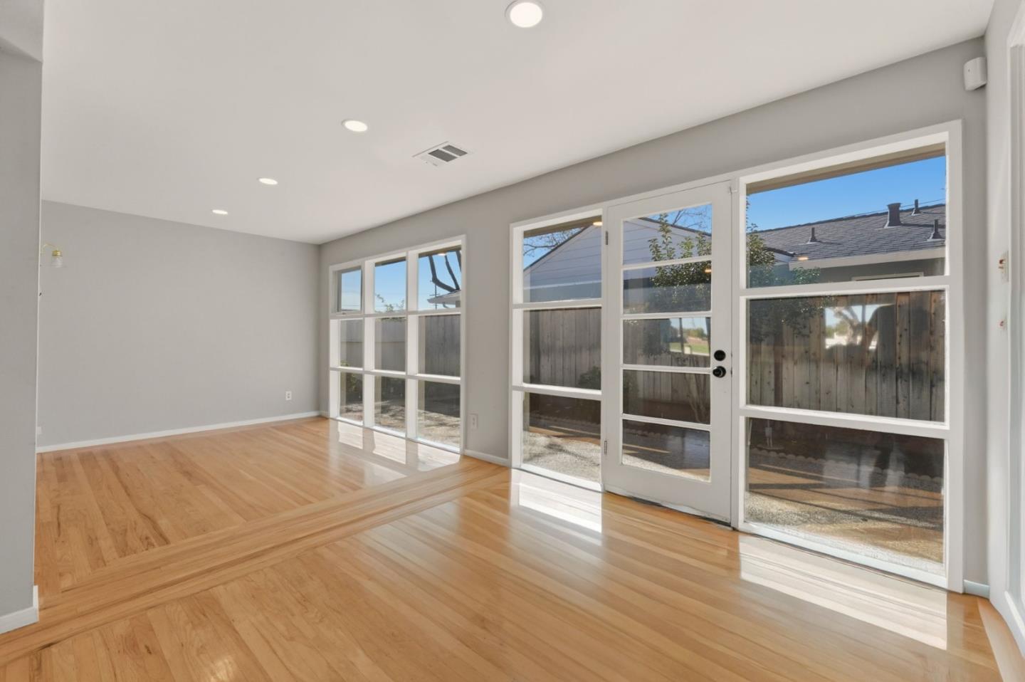 Detail Gallery Image 5 of 53 For 1846 Los Padres Blvd, Santa Clara,  CA 95050 - 4 Beds | 2 Baths