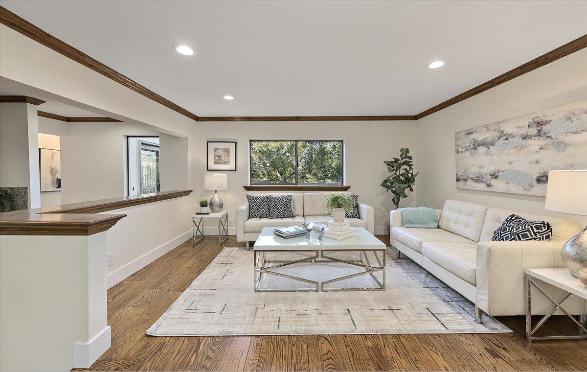 Detail Gallery Image 10 of 28 For 150 Winding Way, San Carlos,  CA 94070 - 4 Beds | 3/1 Baths